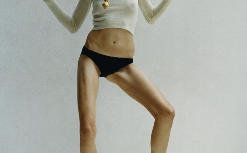 Alex Consani Sexy (8 Photos)