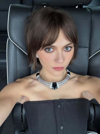 Emilia Jones Nude Leaks OnlyFans Photo 129