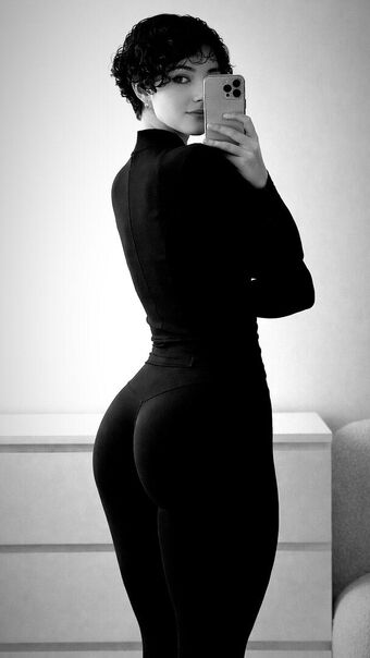 femboyy_lauraa Nude Leaks OnlyFans Photo 2