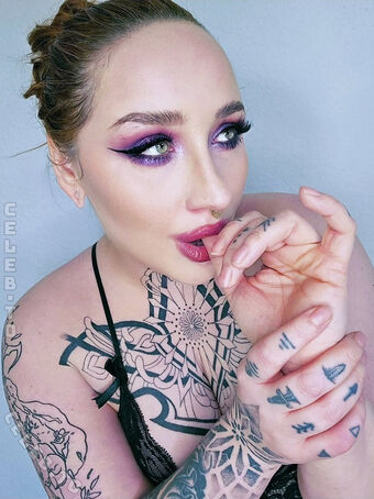 Frau Kopf Nude Leaks OnlyFans Photo 24