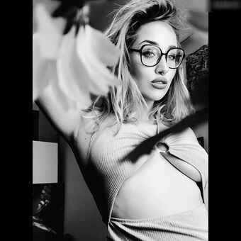 Frau Kopf Nude Leaks OnlyFans Photo 18