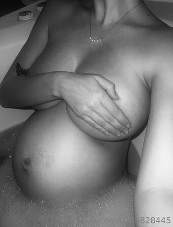 Gabriellaaaaa.g Nude Leaks OnlyFans Photo 5