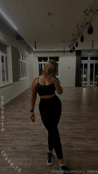 juicy_marry Nude Leaks OnlyFans Photo 32