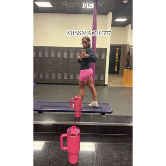 magicschoolbusdropout777 Nude Leaks OnlyFans Photo 1