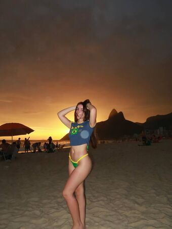 Isa Brunelli aka isabrunellii Nude Leaks OnlyFans Photo 4