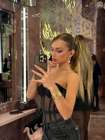 Jenni Serpi Nude Leaks OnlyFans Photo 4