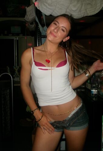 Julia Walton Nude Leaks OnlyFans Photo 1