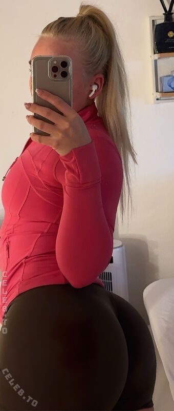 Lara-Charlottee Nude Leaks OnlyFans Photo 23