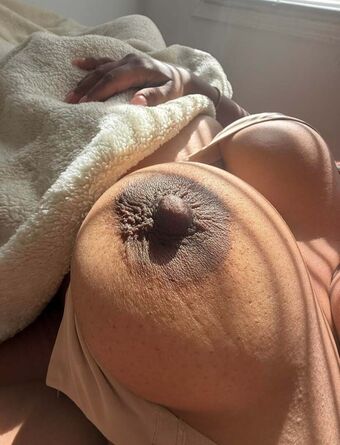 Large Nude Leaks OnlyFans Photo 2