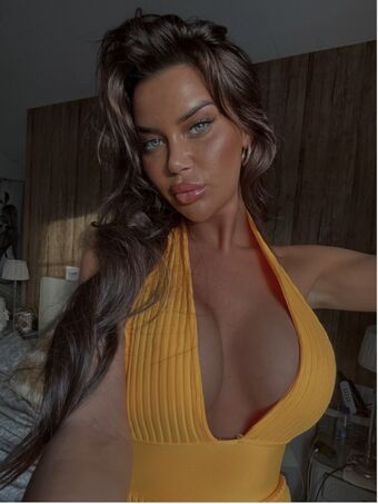 Laura Clauw Nude Leaks OnlyFans Photo 2