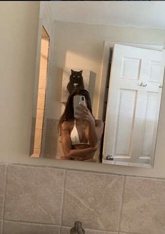 Laura Rodriguez Nude Leaks OnlyFans Photo 29