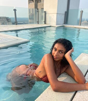 Mariahellie Nude Leaks OnlyFans Photo 29