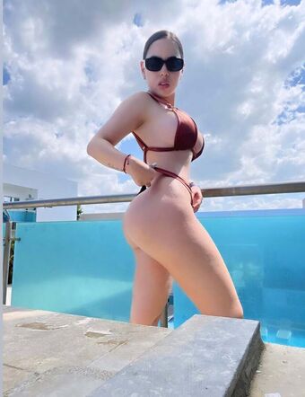 Michelle Romanis Nude Leaks OnlyFans Photo 6