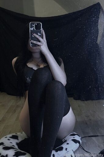 Milky Kitty Nude Leaks OnlyFans Photo 13