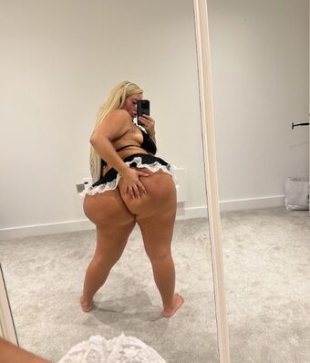 MissChloeAmber Nude Leaks OnlyFans Photo 2