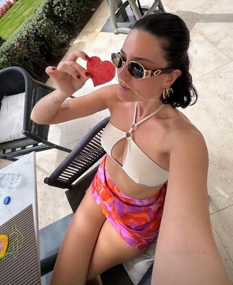 Pelin Akil Nude Leaks OnlyFans Photo 72