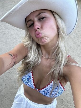 Petite And Perfect. Nude Leaks OnlyFans Photo 23