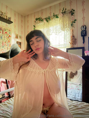 porcelainmilkbottle Nude Leaks OnlyFans Photo 2