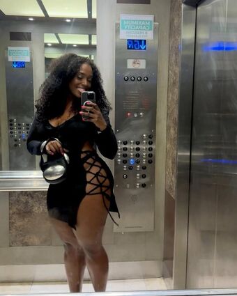 Scottie Beam Nude Leaks OnlyFans Photo 18