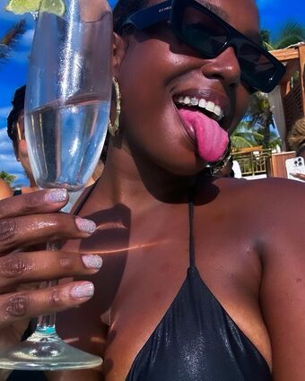 Scottie Beam Nude Leaks OnlyFans Photo 17