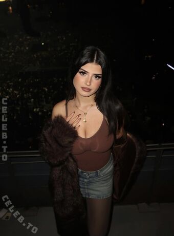 Shathi Nude Leaks OnlyFans Photo 9