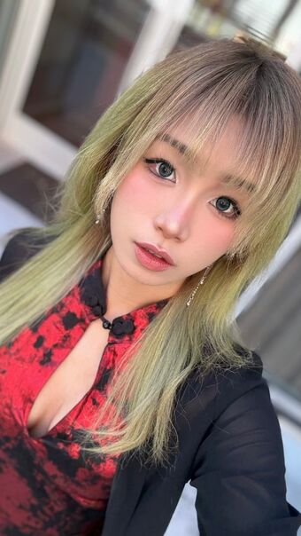 Shulun C. Nude Leaks OnlyFans Photo 8