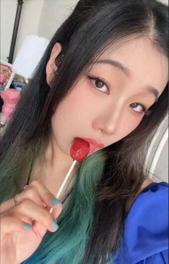 Shulun C. Nude Leaks OnlyFans Photo 1