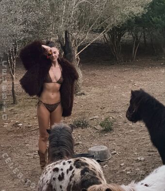 Stefanie Giesinger Nude Leaks OnlyFans Photo 172