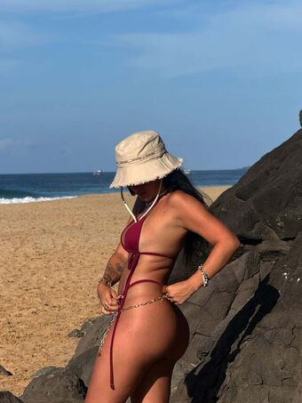 Thaylise Pivato Nude Leaks OnlyFans Photo 22