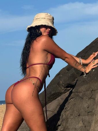 Thaylise Pivato Nude Leaks OnlyFans Photo 23