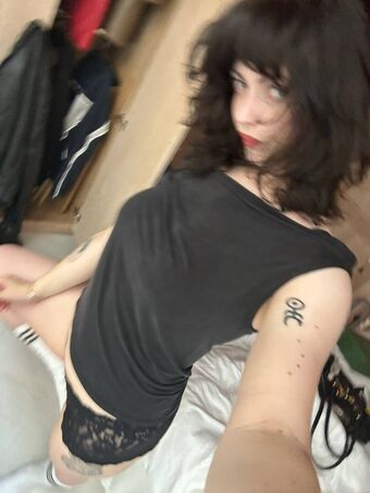 Violet Grohl Nude Leaks OnlyFans Photo 17