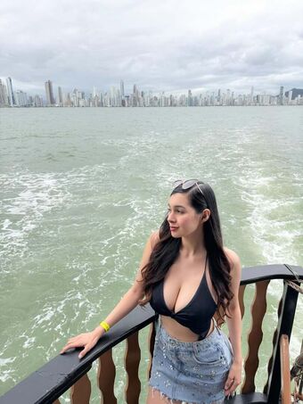 Yasi Alba Nude Leaks OnlyFans Photo 22