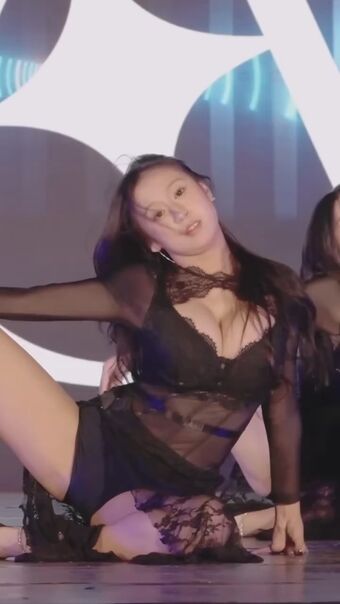 yiluo2617_ Nude Leaks OnlyFans Photo 1