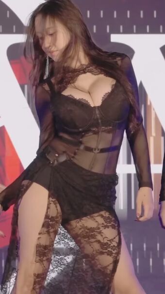 yiluo2617_ Nude Leaks OnlyFans Photo 4