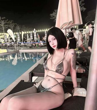 yunaxes_ Nude Leaks OnlyFans Photo 1