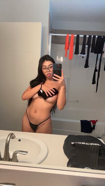 AlleCakes Nude Leaks OnlyFans Photo 42