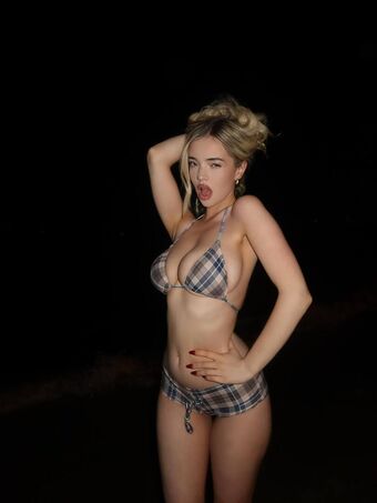 Amy Reynolds Nude Leaks OnlyFans Photo 64