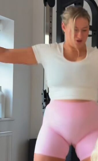 Carys whittaker / busybeecarys Nude Leaks OnlyFans Photo 7