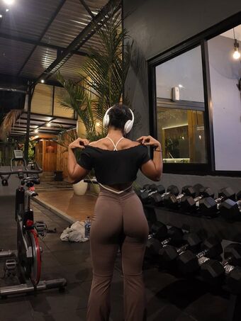 Okyyoliviaa Nude Leaks OnlyFans Photo 87