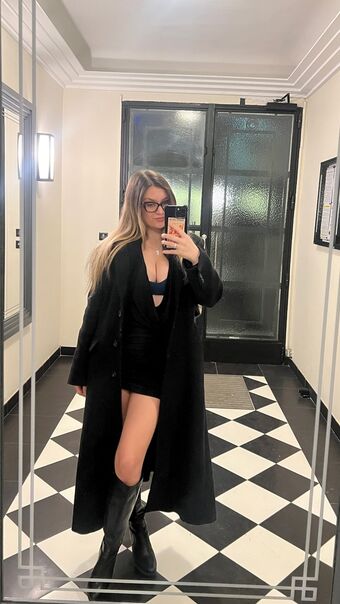 Eva Nahum Nude Leaks OnlyFans Photo 1