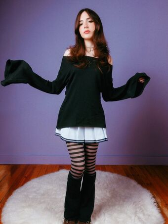 Gabriela Bee Nude Leaks OnlyFans Photo 172