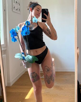 Imponderabile Nude Leaks OnlyFans Photo 87