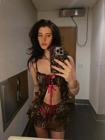 hanam00re / hottestgirlatthethrift Nude Leaks OnlyFans  – Leaked Models