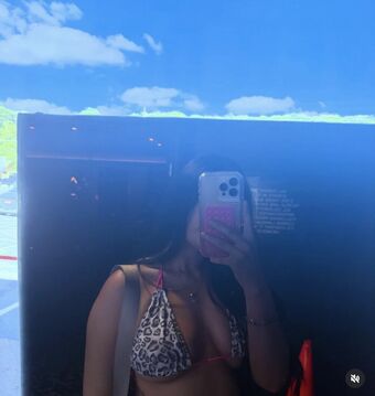 ximenita.manjarrez Nude Leaks OnlyFans Photo 14