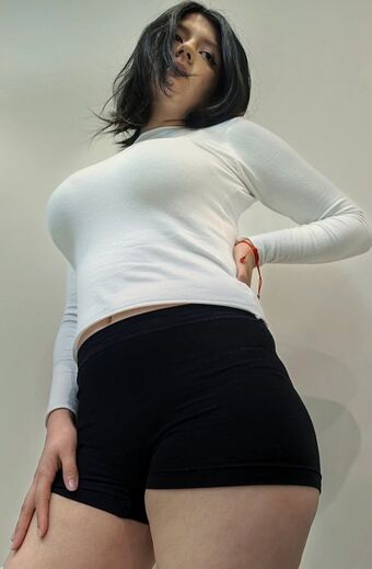 La Tia Ainix Nude Leaks OnlyFans Photo 1