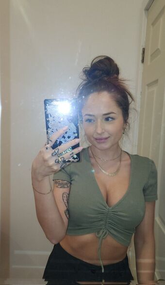 Laurence Drouin Nude Leaks OnlyFans Photo 12