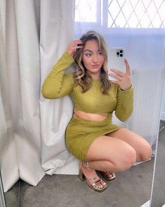 Leah Reuben Nude Leaks OnlyFans Photo 22