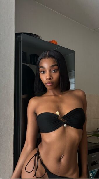 Lebuitton Nude Leaks OnlyFans Photo 9