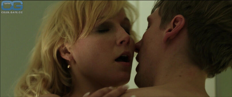 Lenna Kuurmaa Nude Leaks OnlyFans Photo 7