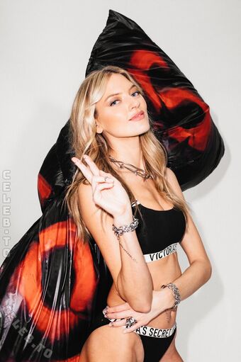 Martha Hunt Nude Leaks OnlyFans Photo 46